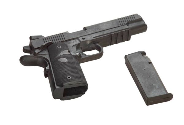 BLACK CAOUCTHCOUC PISTOL WITH REMOVABLE MAGAZINE-1